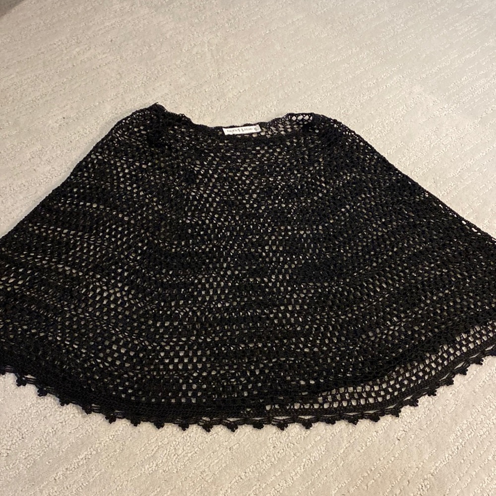 BETA’S CHOICE KNIT CAPE/ PONCHO SLEEVELESS